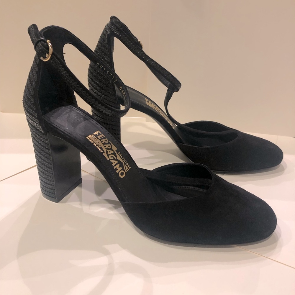 NWOT Salvatore Ferragamo Black heels | Sz 10.5 B